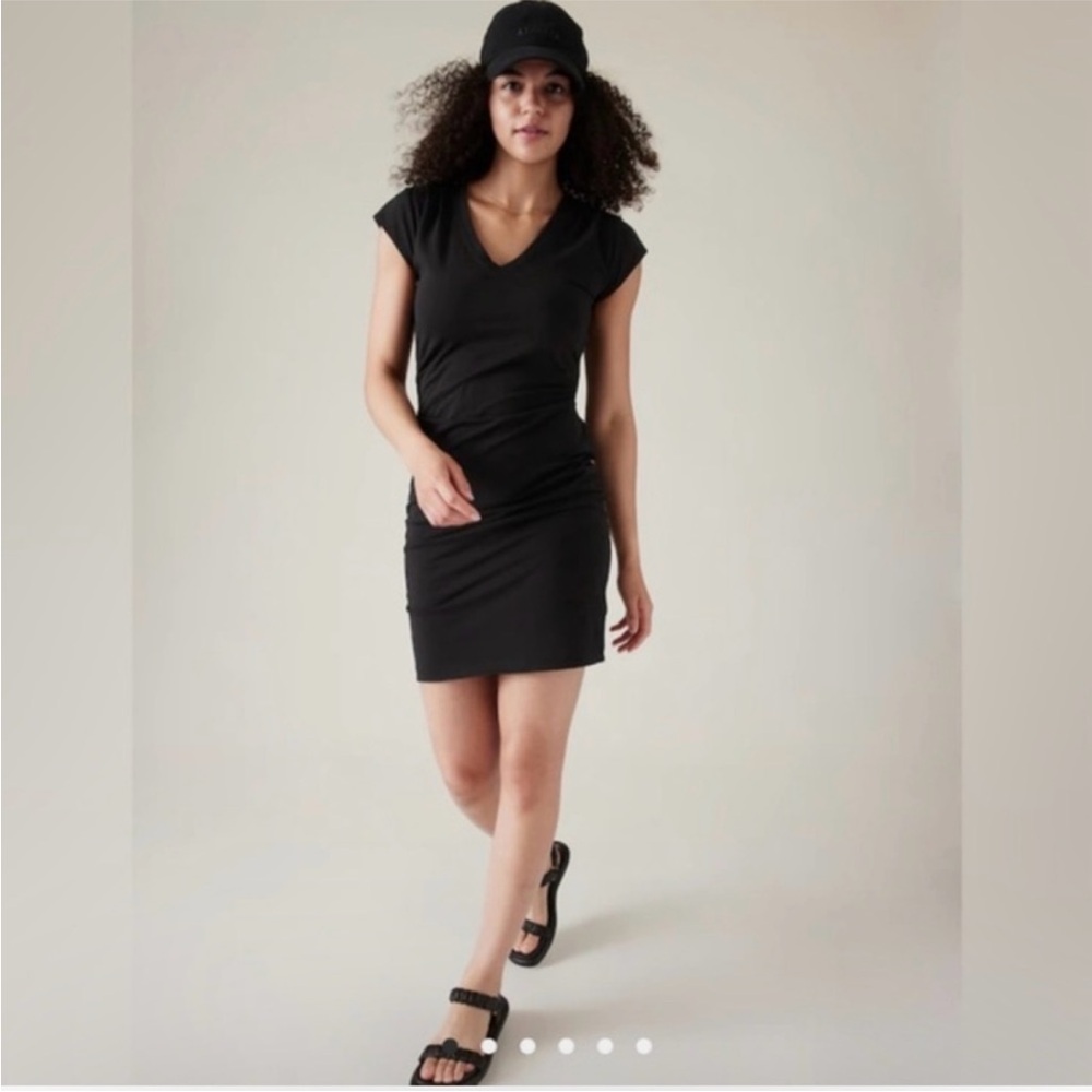 Athleta Nectar Faux Wrap Dress in Black. Size M